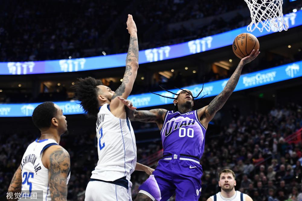 在篮板上沿 在篮板上沿