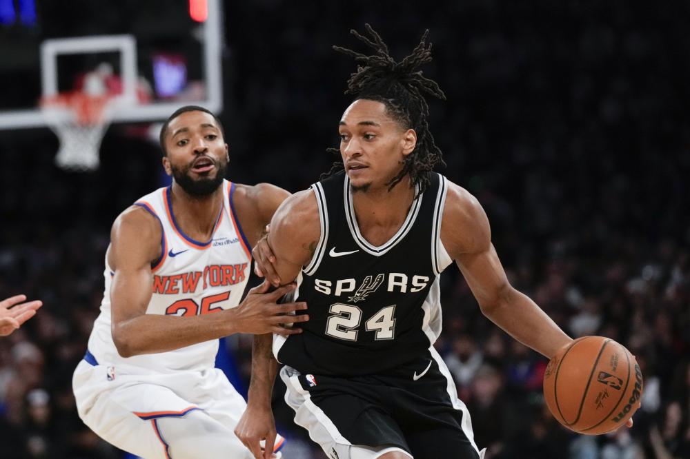 但他在前场 但他在前场