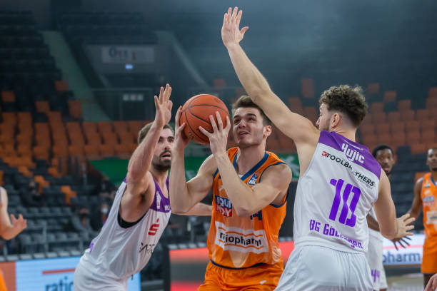 追平了巴塞 追平了巴塞