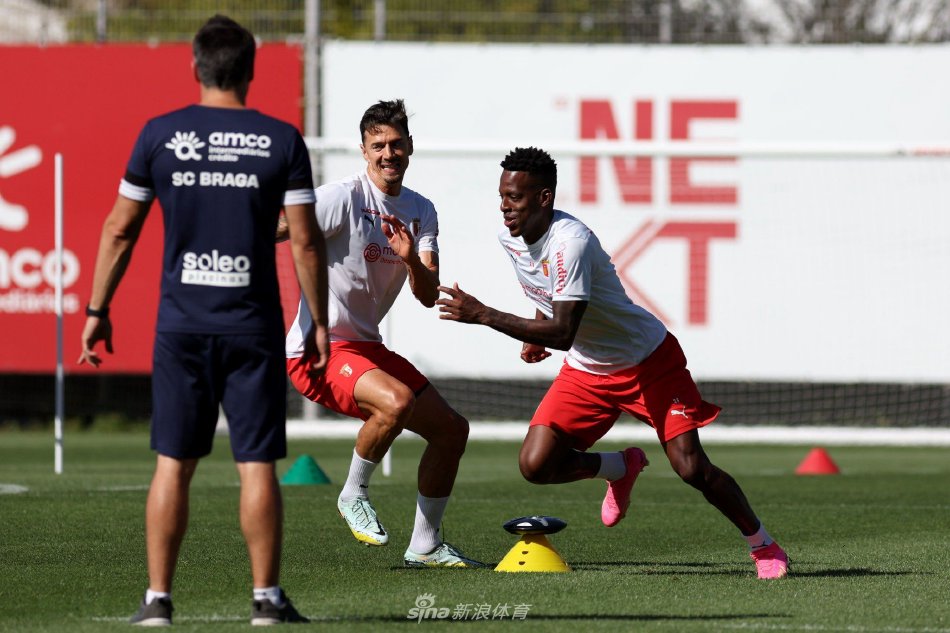 为其中的佼 为其中的佼